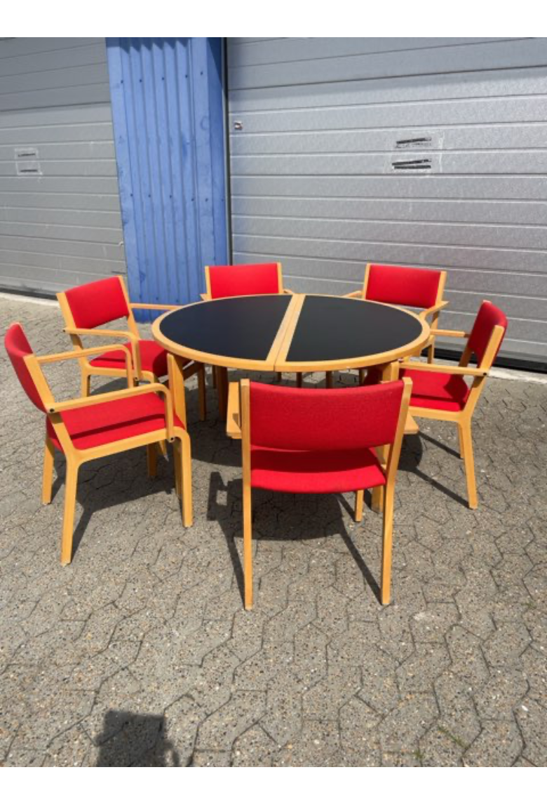 Konference bord med 6 stole